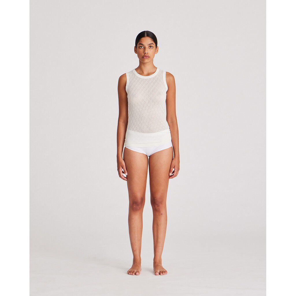 Alberte S&acute;less Silk Top