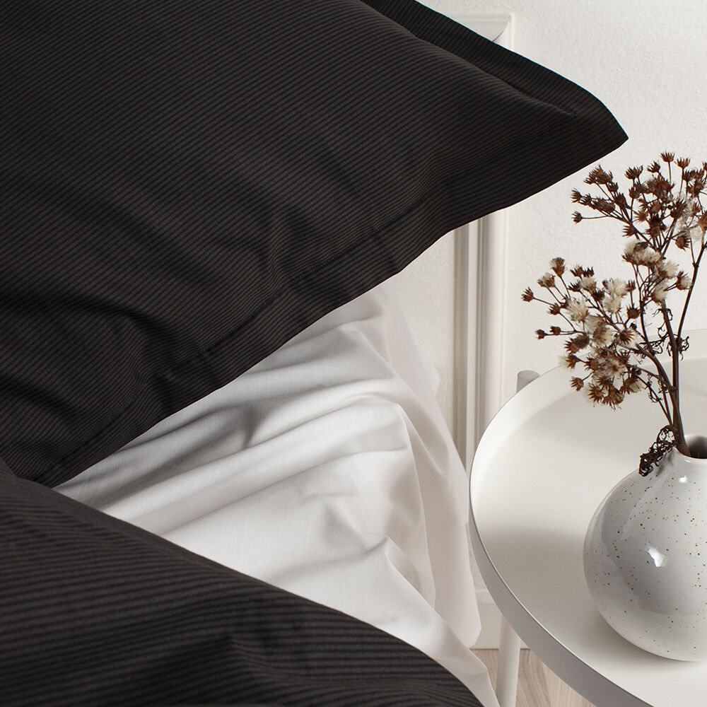 Raie b?ddset gr&aring;svart