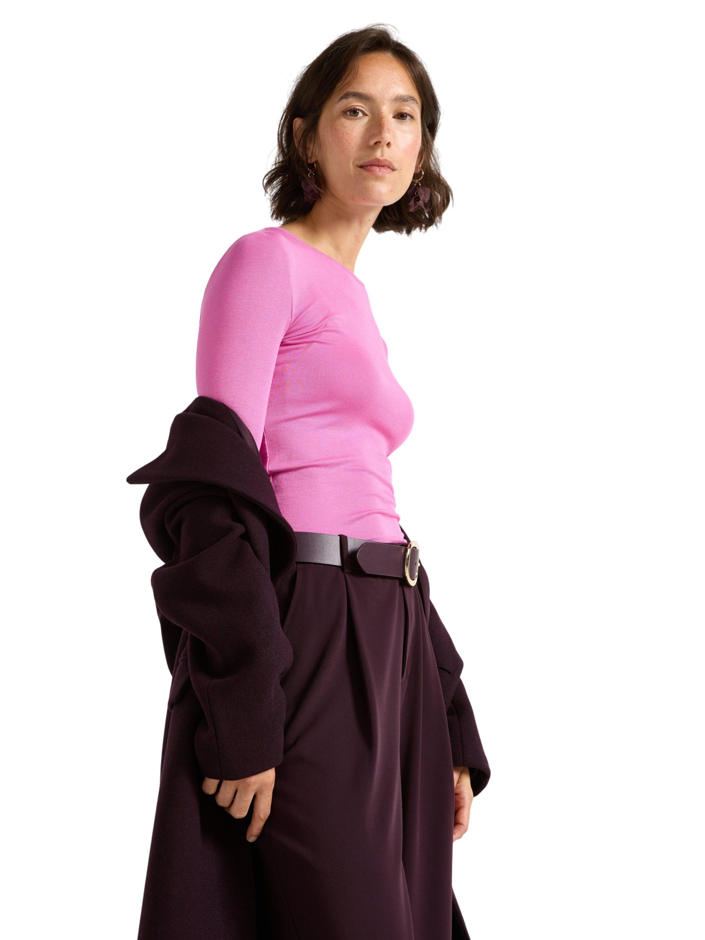 Lang&aelig;rmet top i bl&oslash;d viskose med en