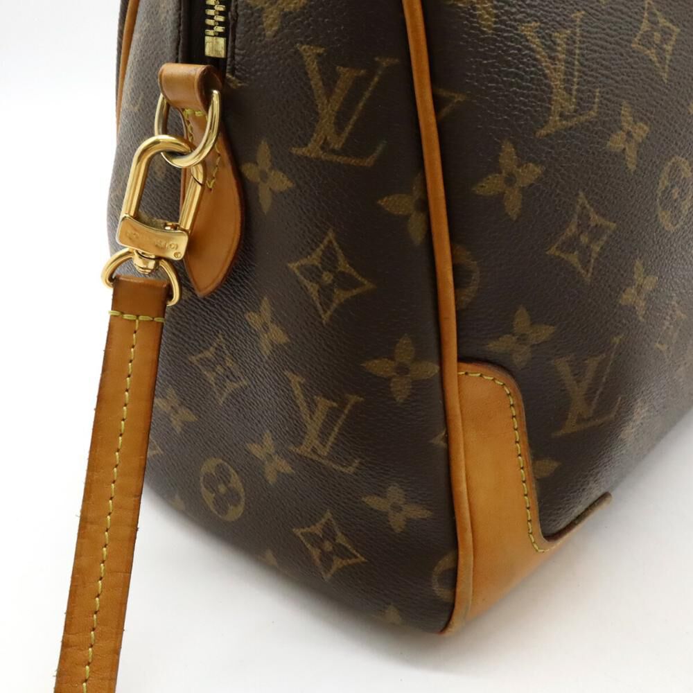 Louis Vuitton Shoulder Bags