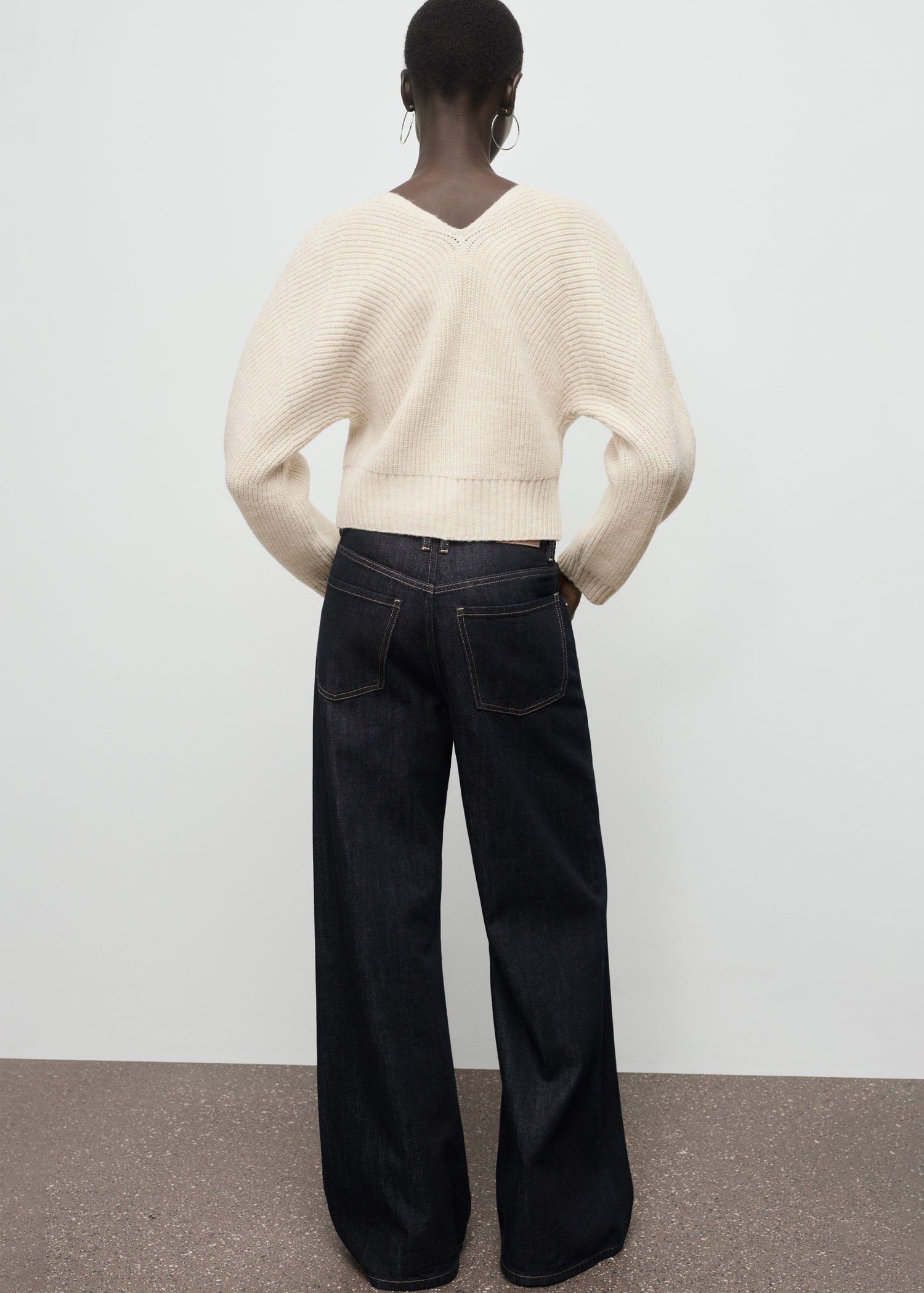 V-neck cardigan with bows