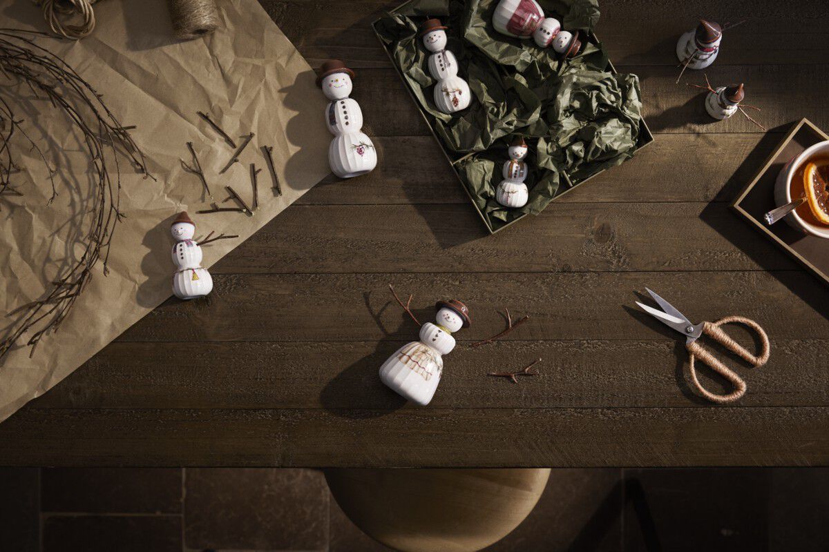 Hammersh&oslash;i Christmas Sn&ouml;gubbe h&auml;ngande H9,5 vit m. deko