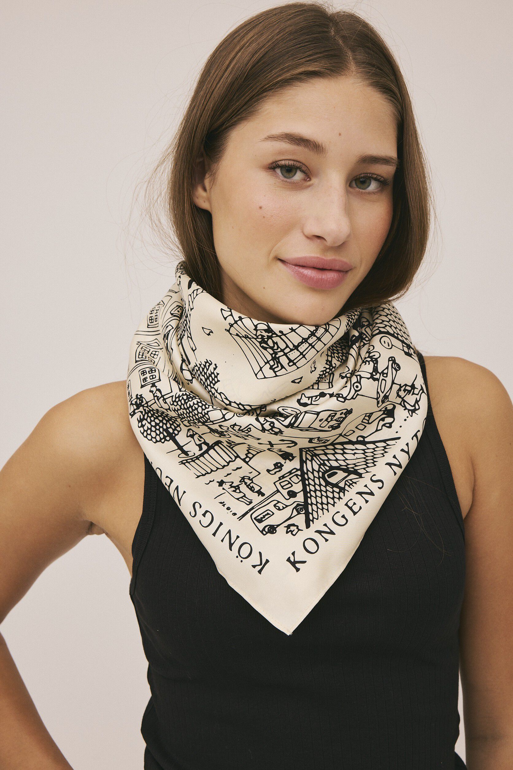 Magasin Iconic Scarf 83x83cm