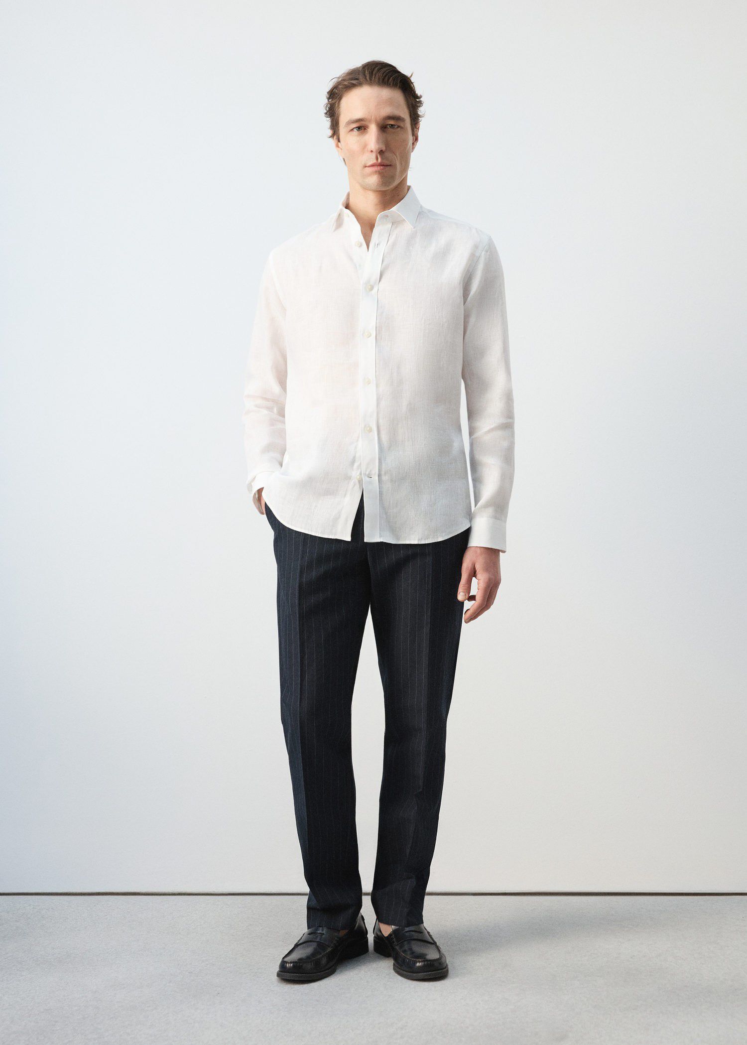 Regular-fit 100% linen shirt