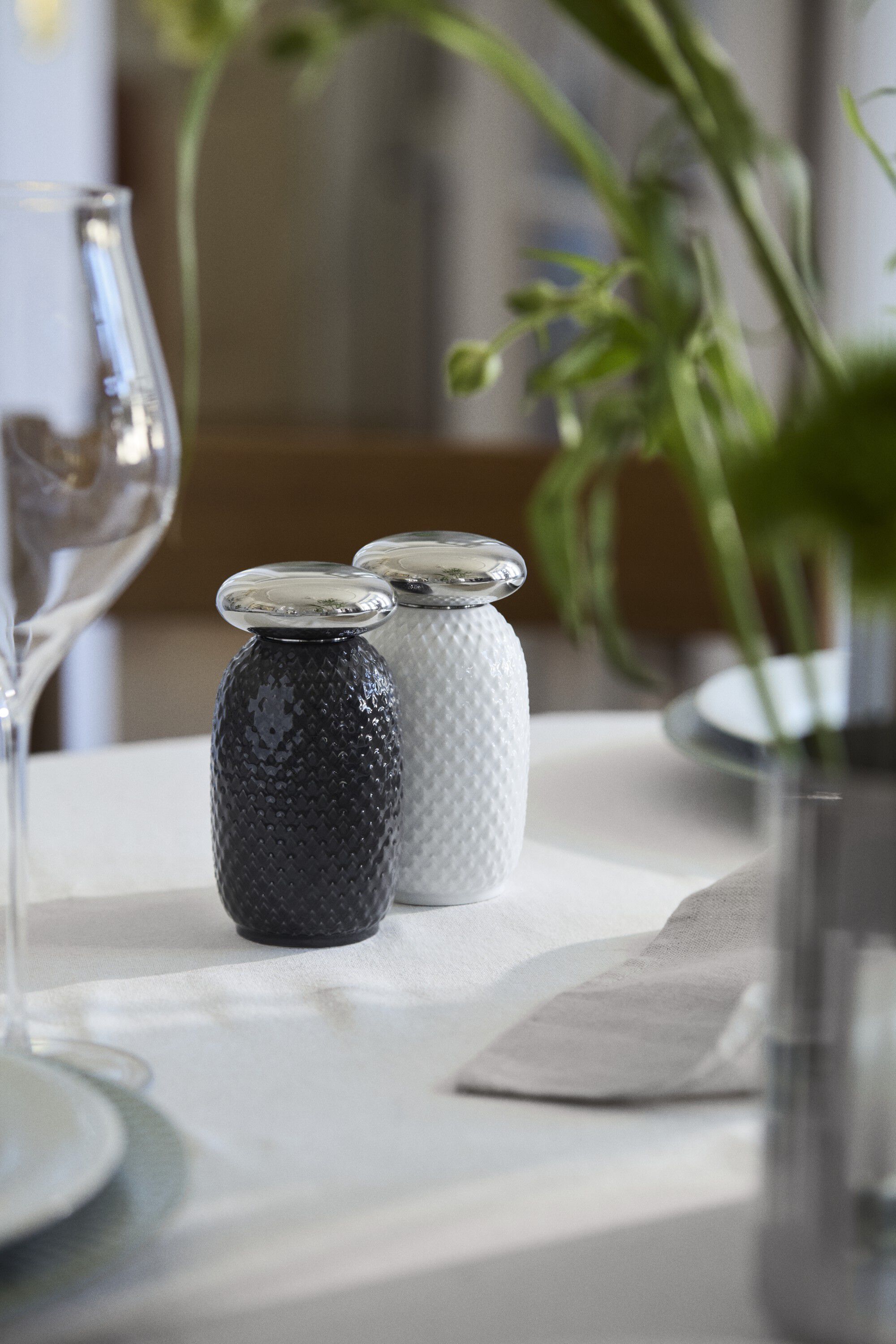 Rhombe Salt- og pebers&aelig;t H13 cm hvid/slate