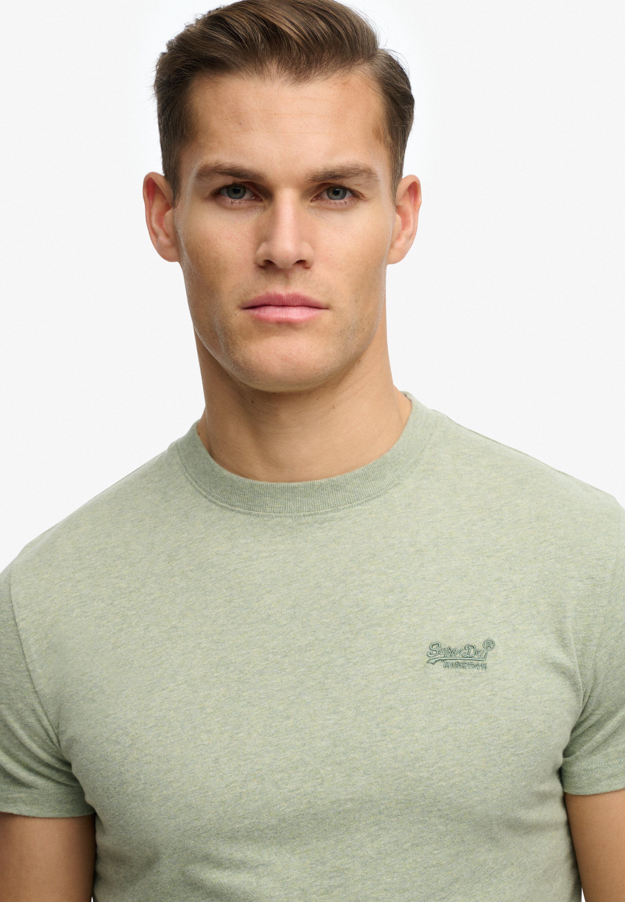 ESSENTIAL LOGO EMB TEE