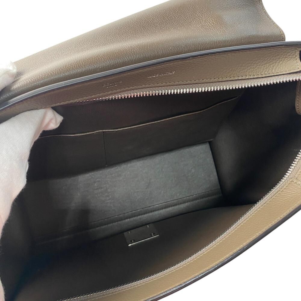 C&eacute;line Trapeze