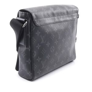 Louis Vuitton District