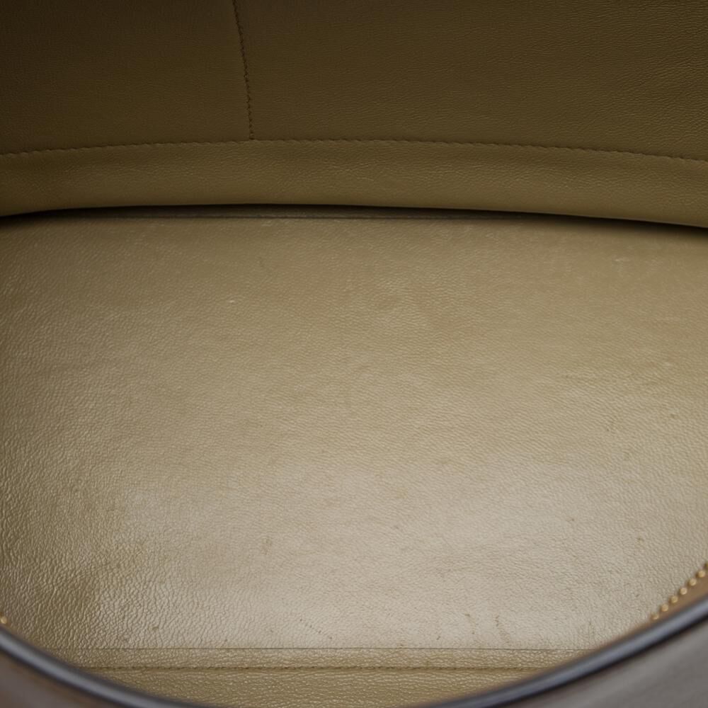 C&eacute;line Trapeze