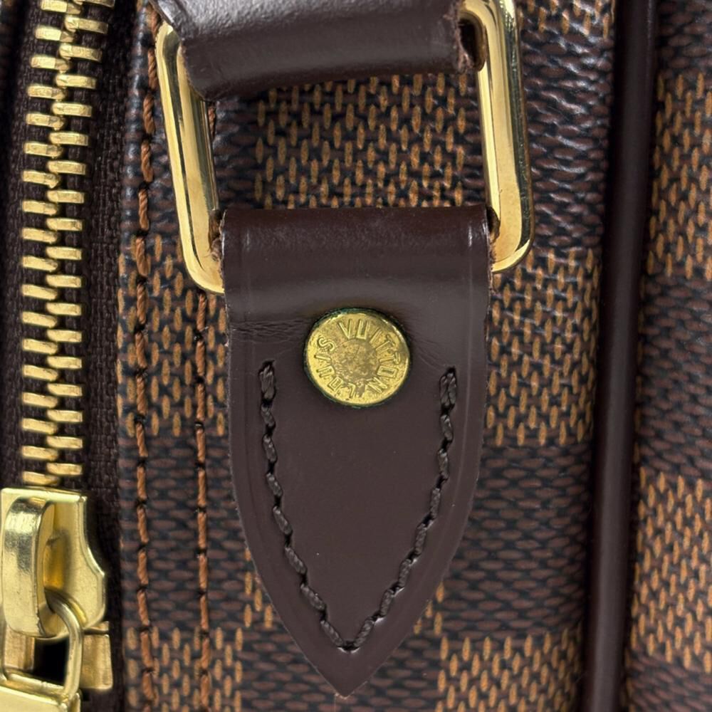 Louis Vuitton Reporter