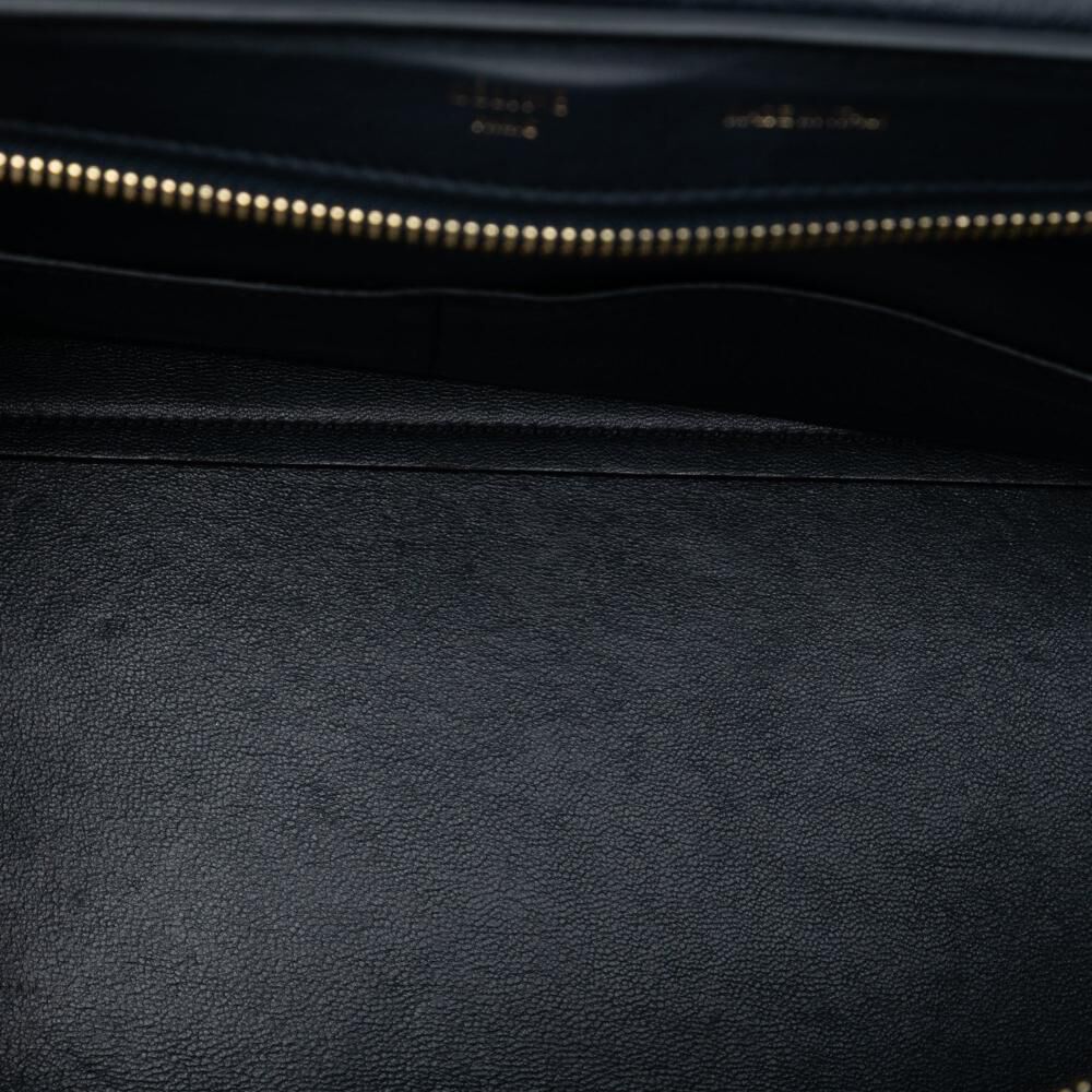 C&eacute;line Trapeze