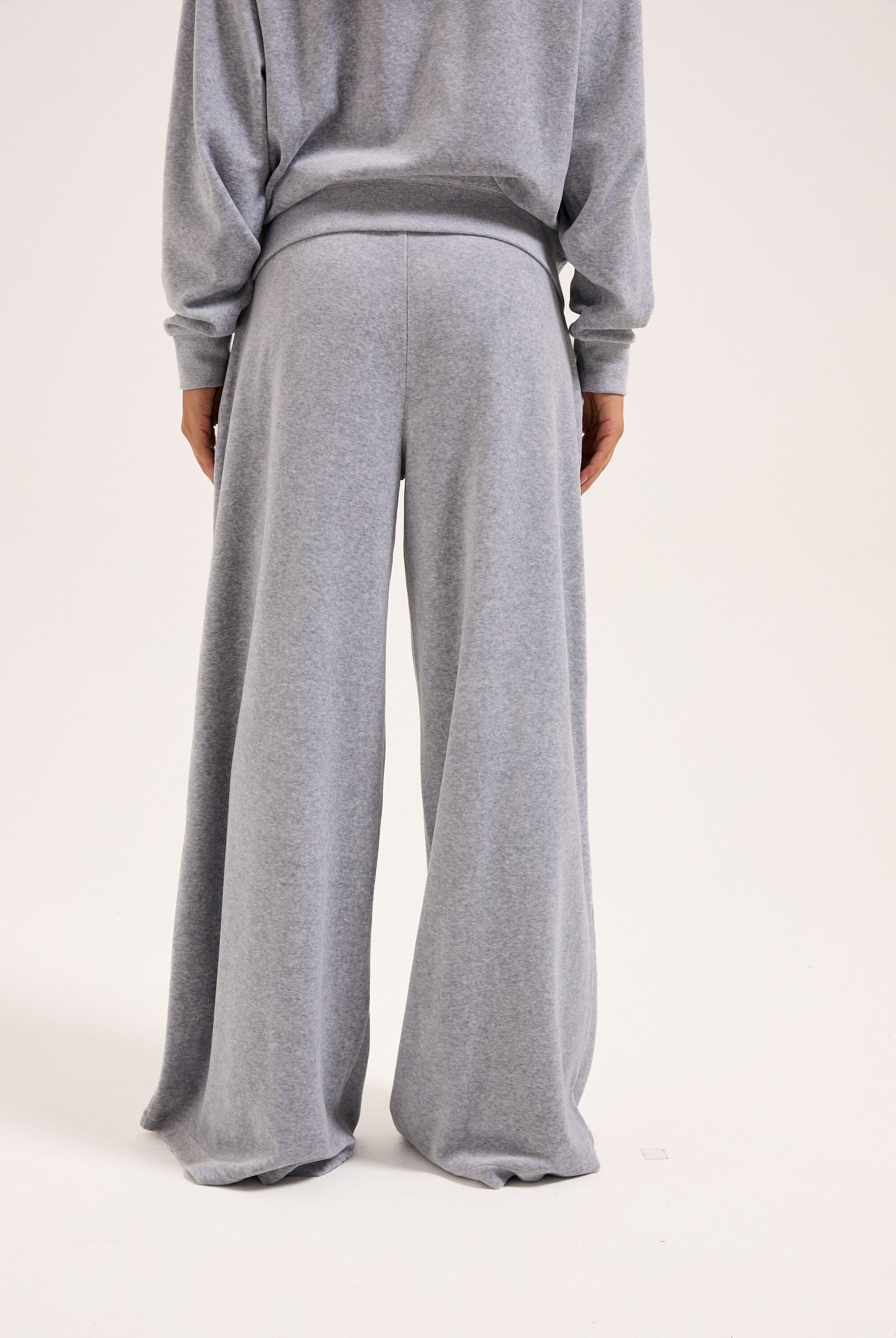 YUKA WIDE LEG TRACKPANT