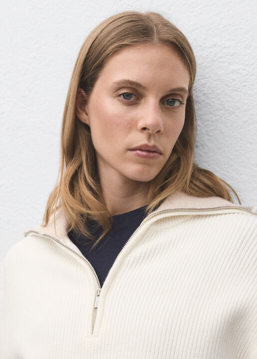 SWEATER. -- RIZON