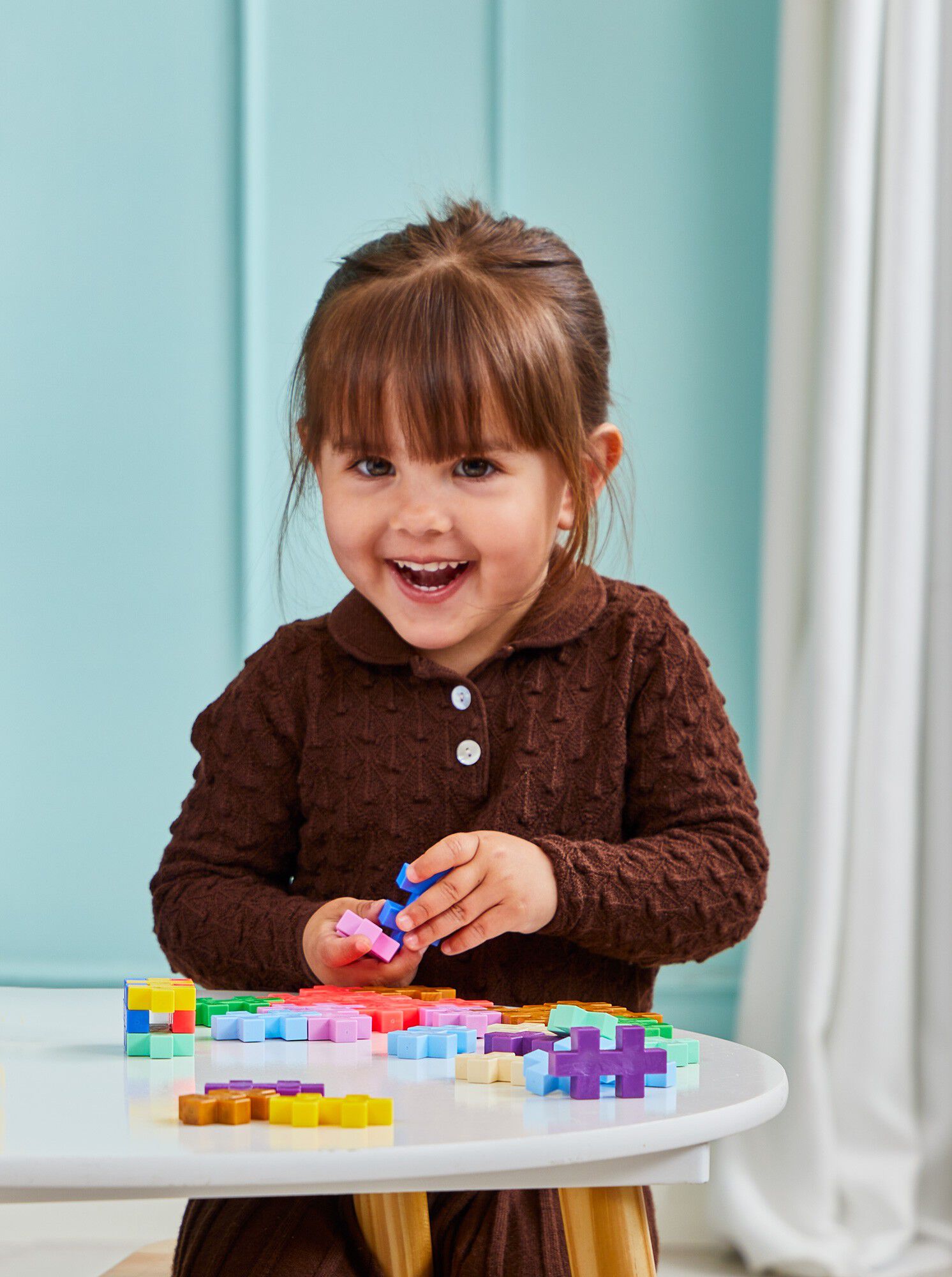 Plus Plus L&aelig;r at bygge farveunivers