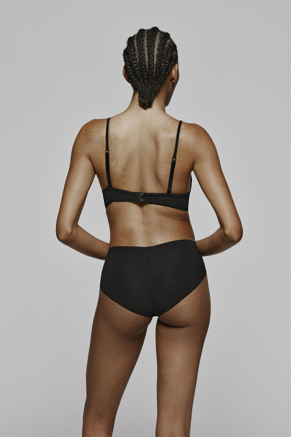 Tau vatteret bh med dyb udsk&aelig;ring