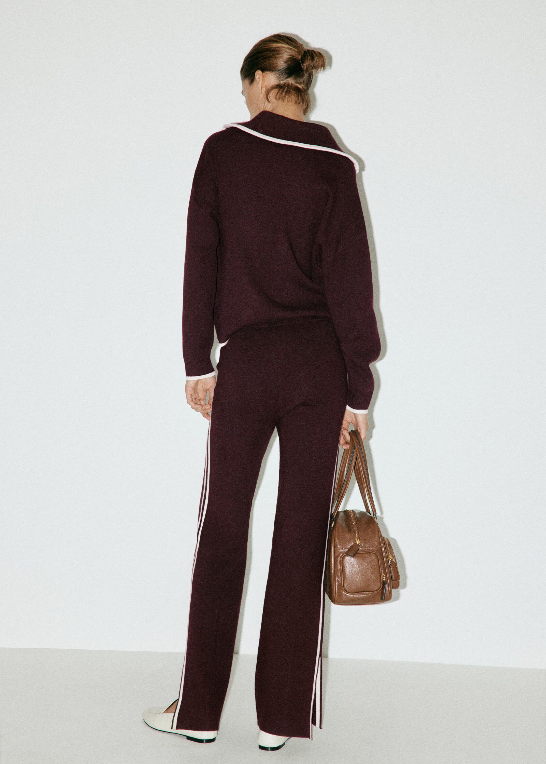 Knitted trousers with contrasting s