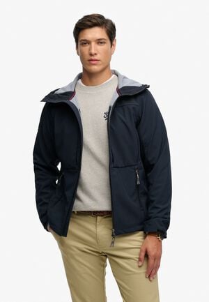 HOODED SOFTSHELL TREKKER JKT