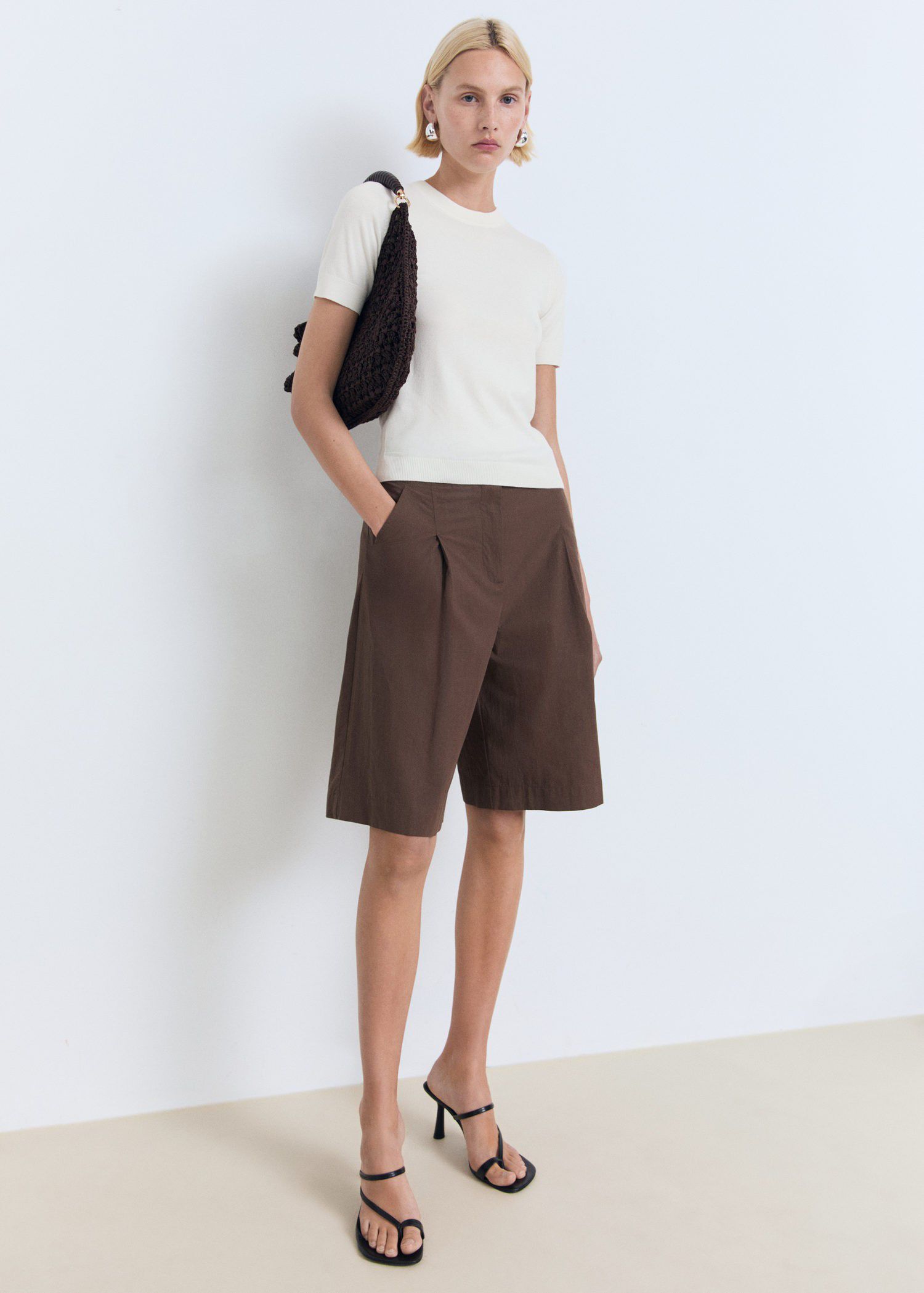 Short-sleeved fine-knit sweater