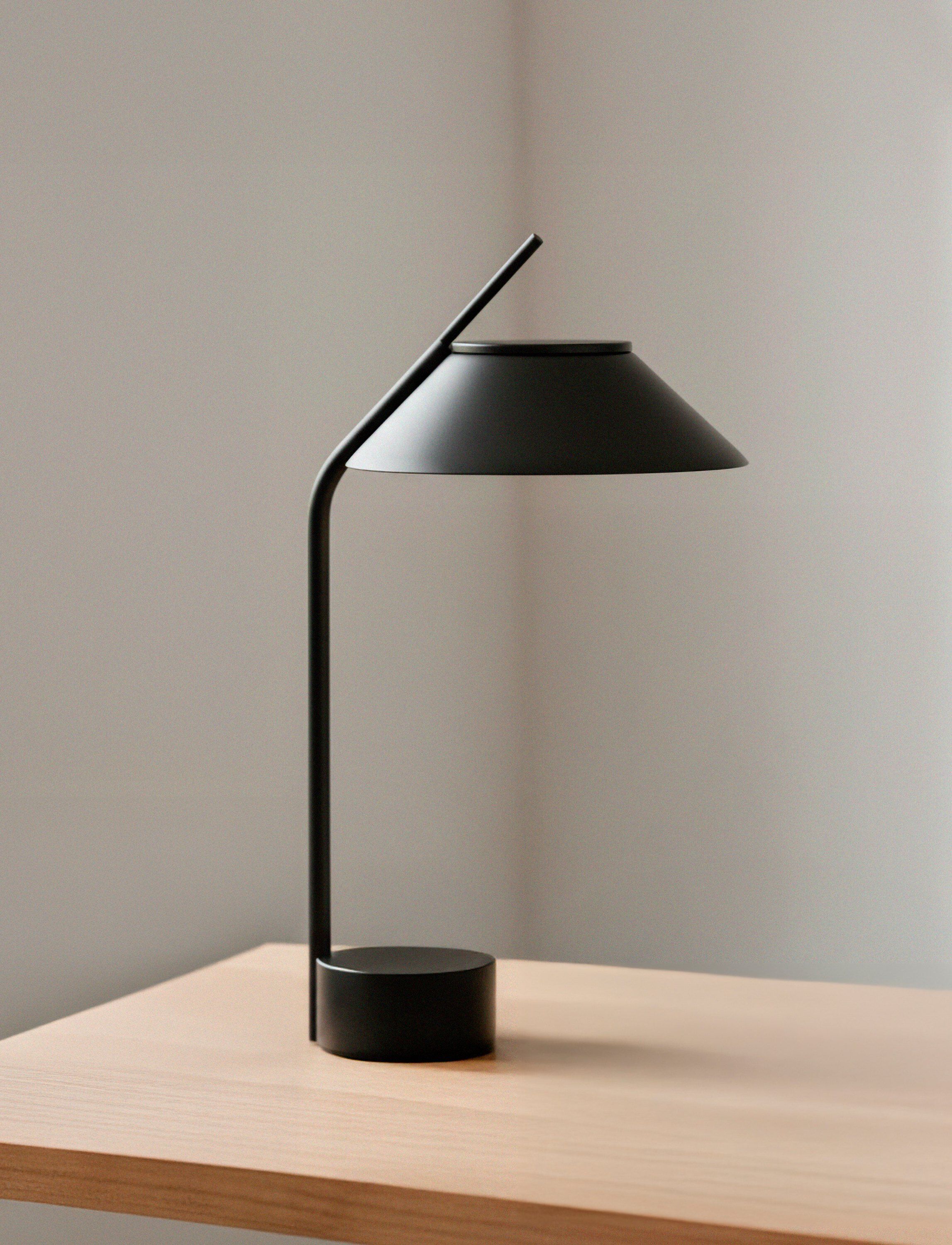 Vinkel LED lampa, portable black