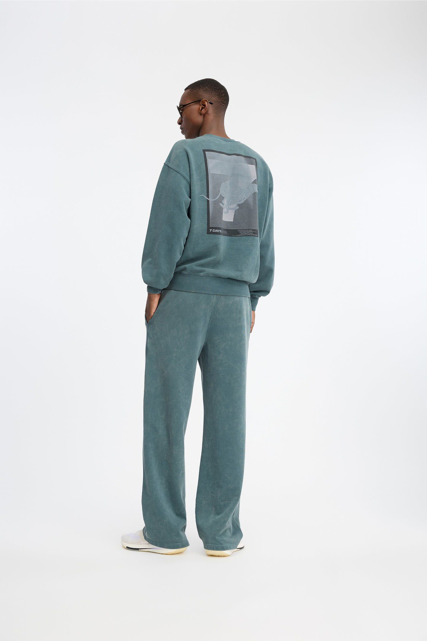 Regular Crewneck
