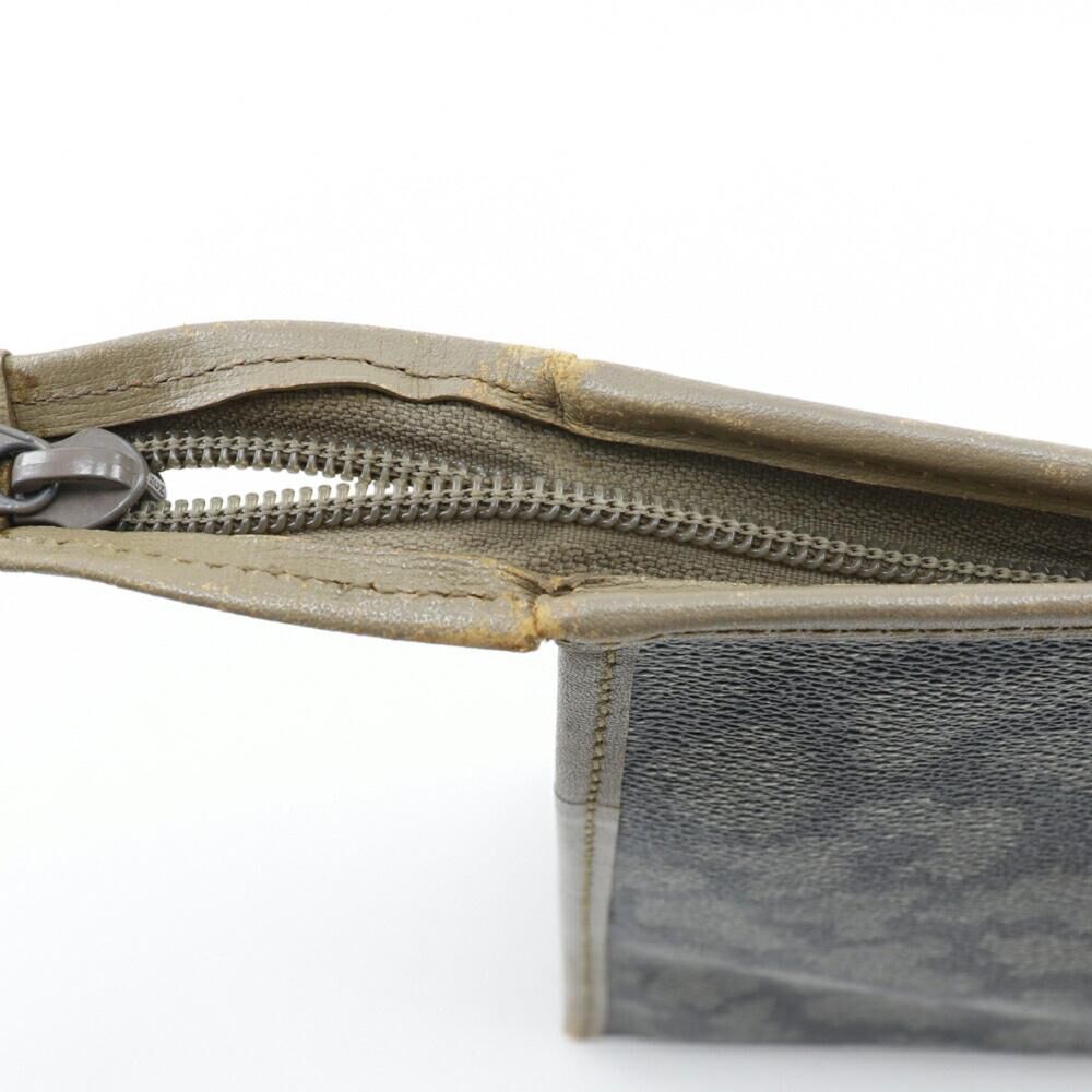 Yves Saint Laurent Clutch