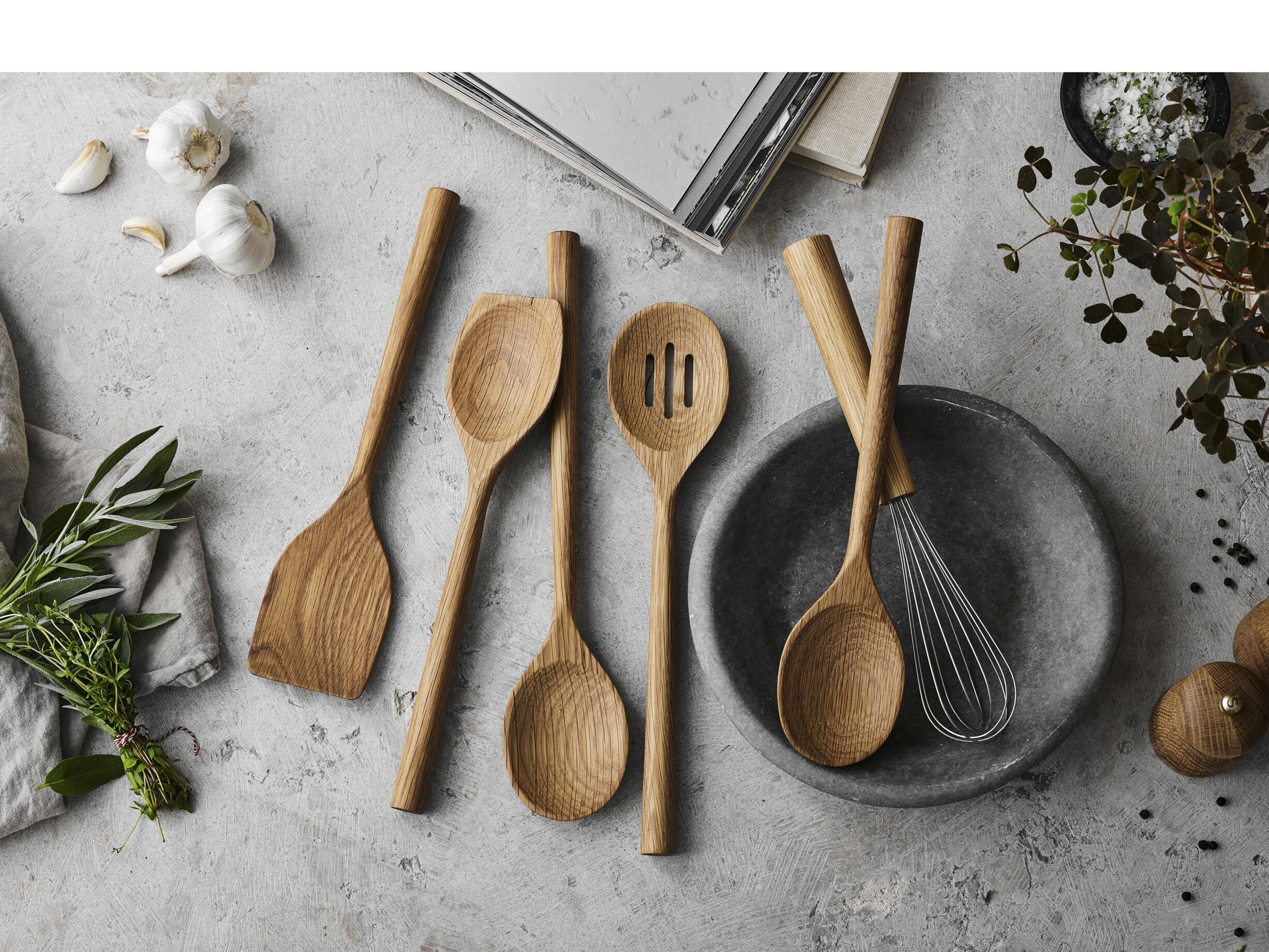 Grytsked bred Douron 30,5 cm Ek