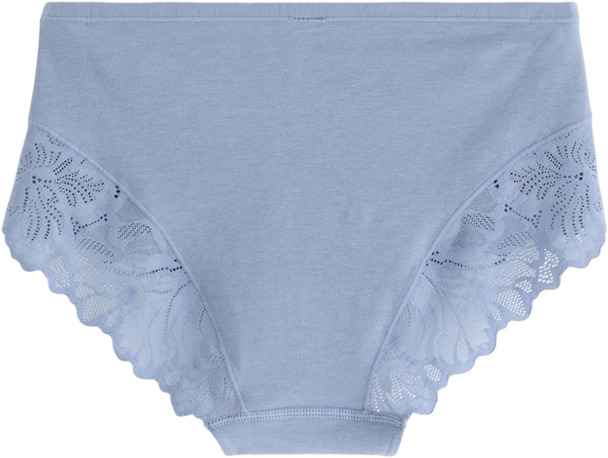 Comfy briefs with cotton feel and s