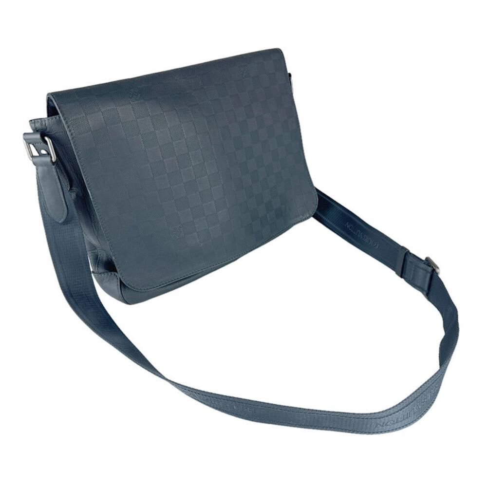 Louis Vuitton District