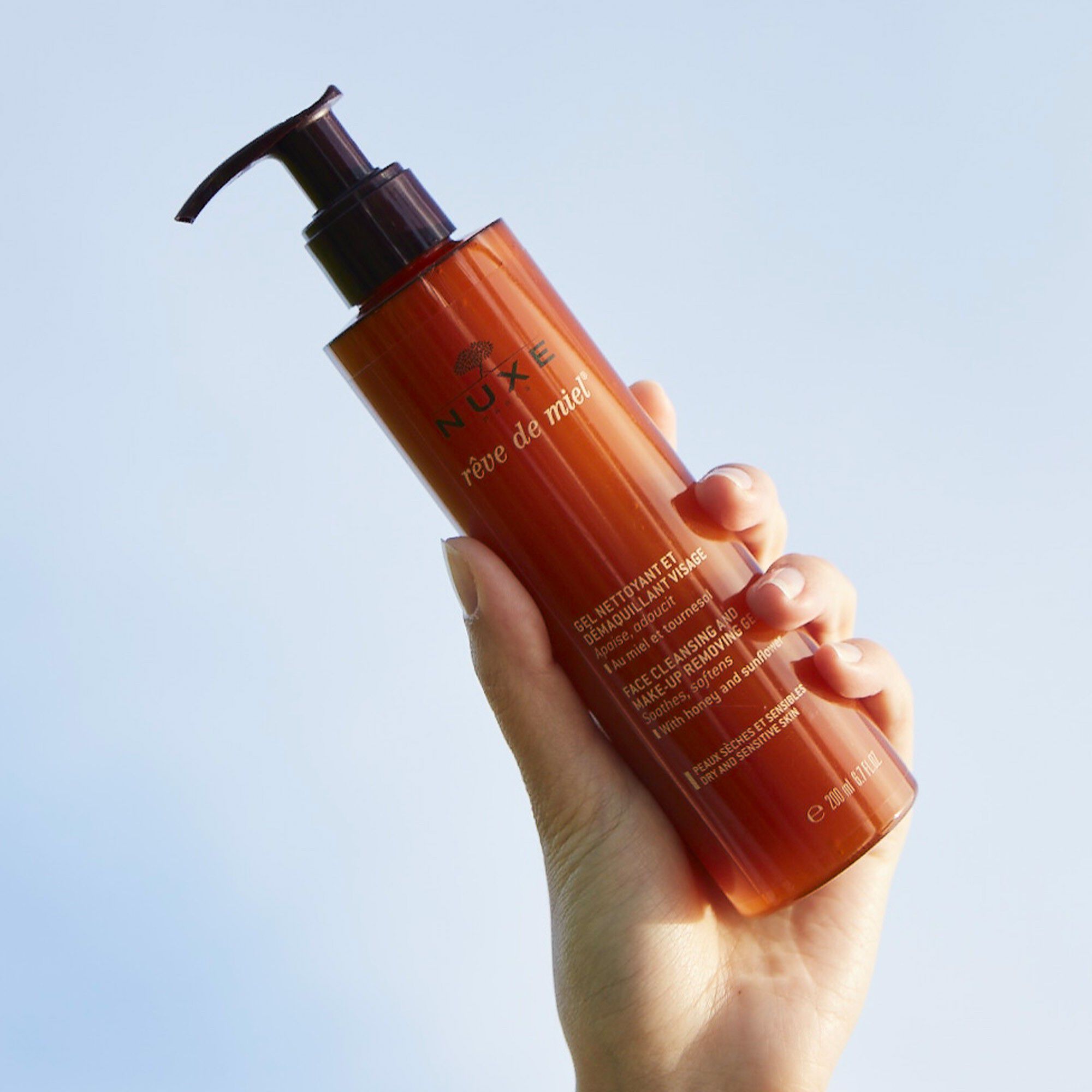 Face Cleansing And Make-up Removing Gel