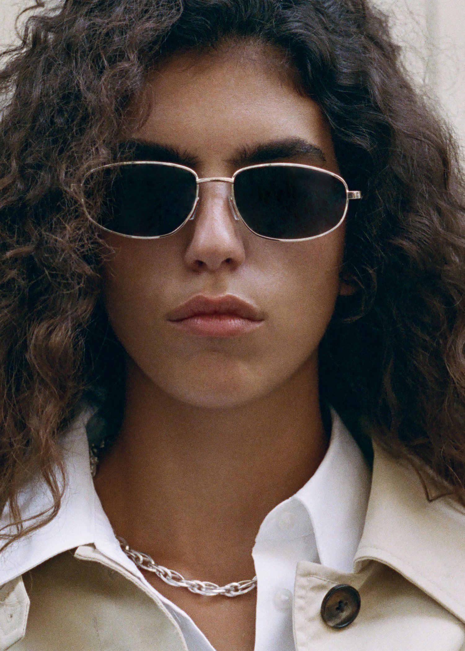 Metallic frame sunglasses