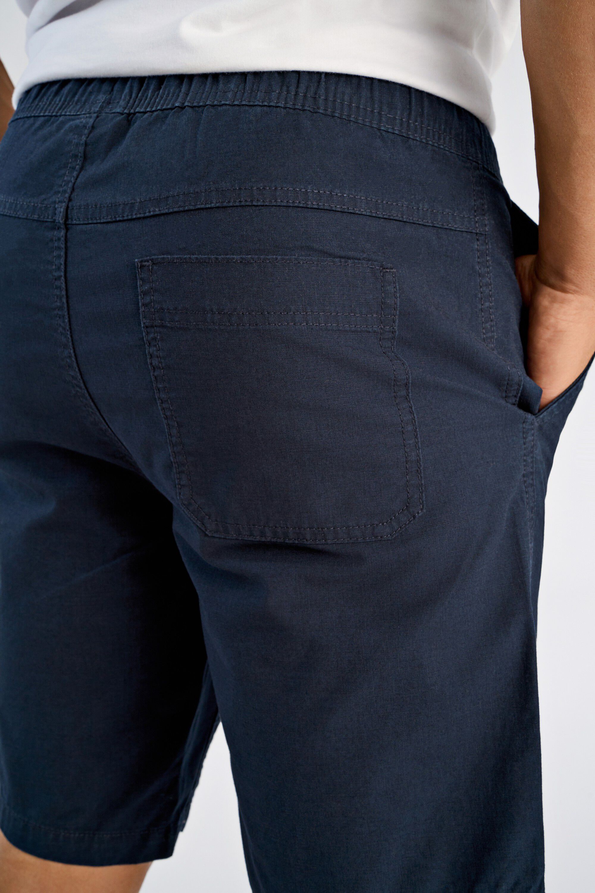 Elastic waist shorts