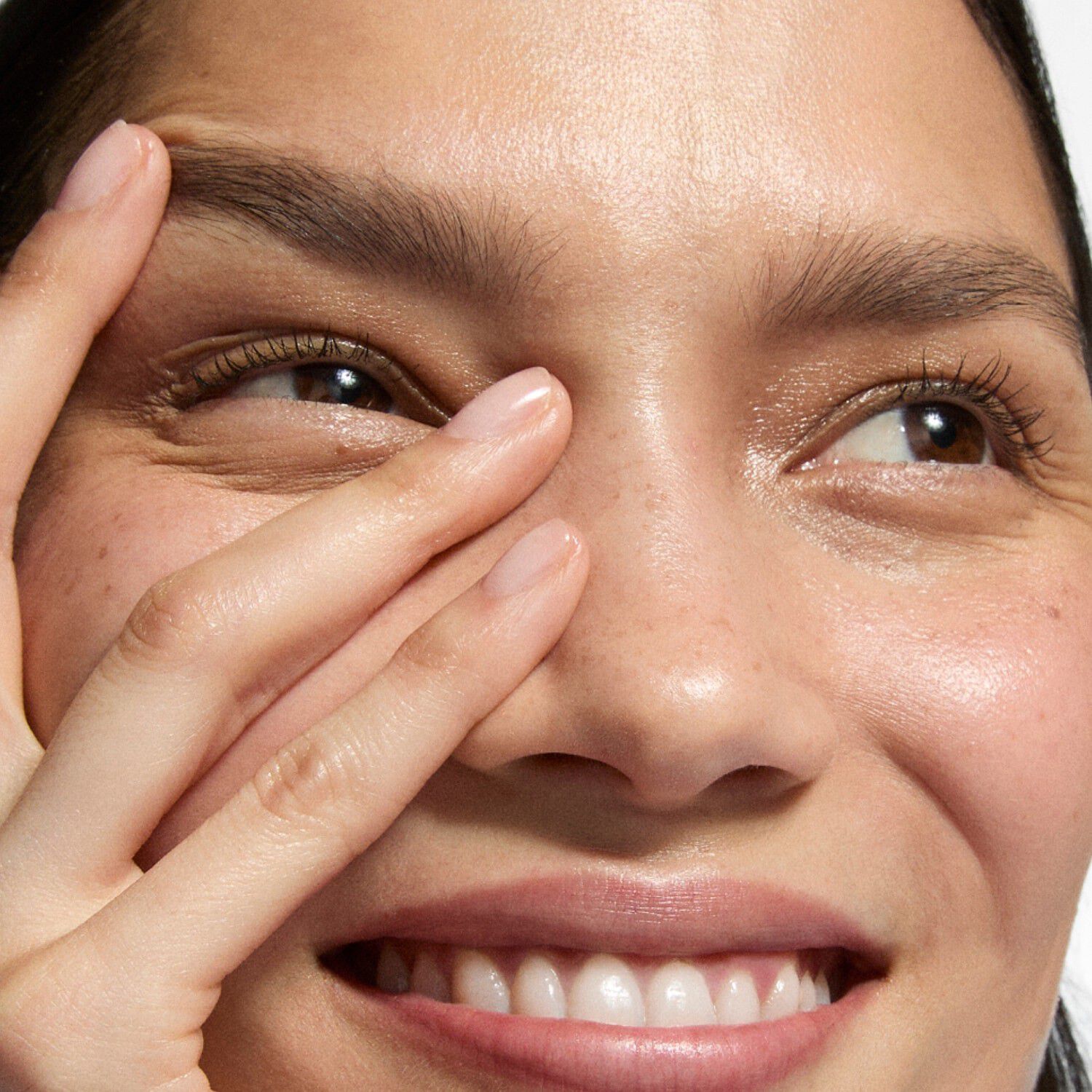 Hydro-Surge Dewy Face Mist - Ansiktsmist med lyster