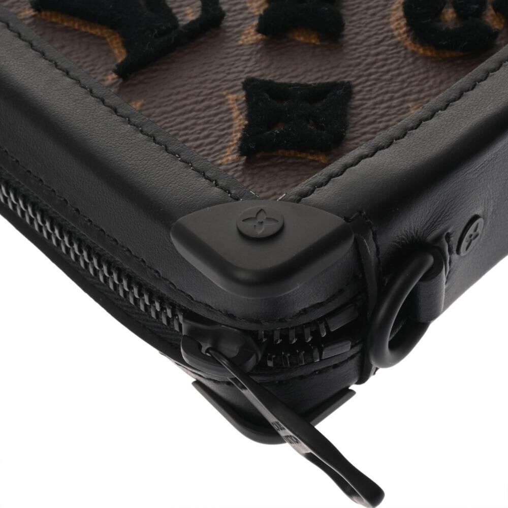 Louis Vuitton Clutch