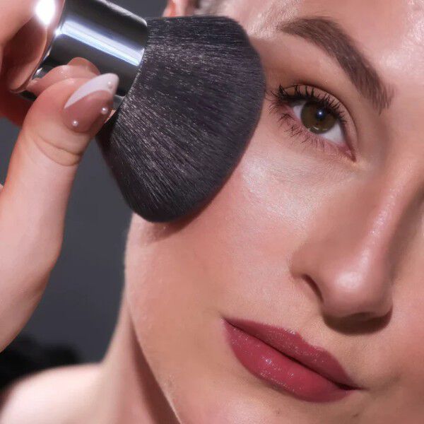 Wonderskin Kabuki Brush