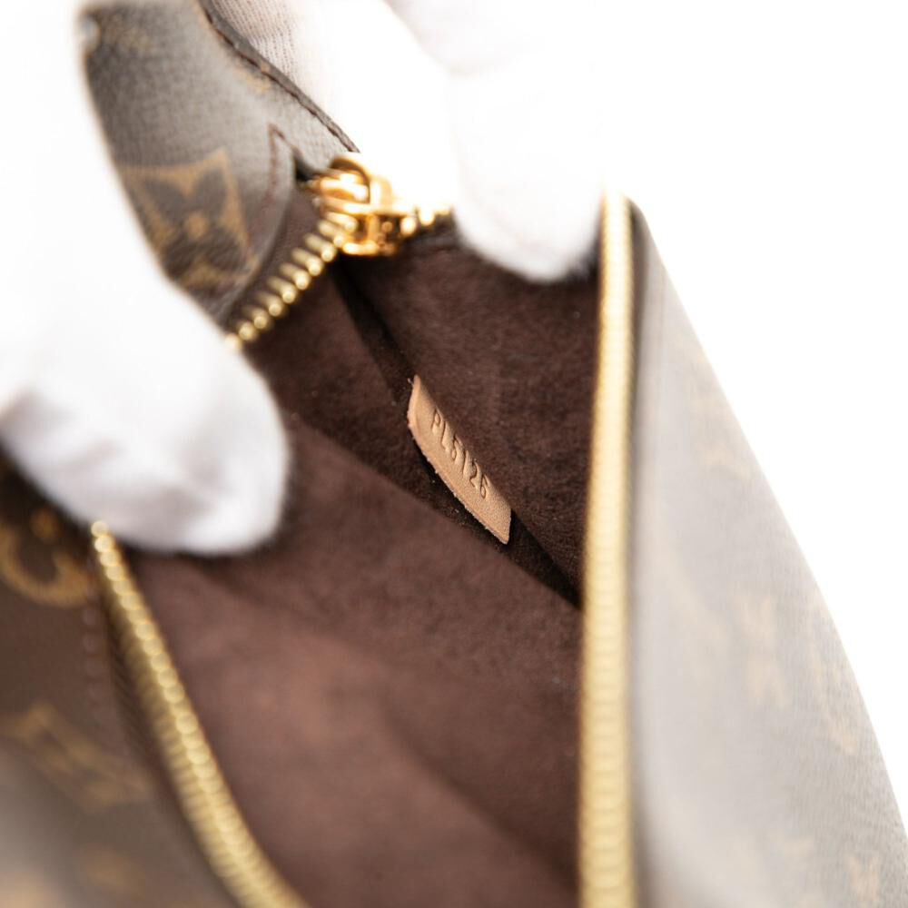 Louis Vuitton Shoulder Bags