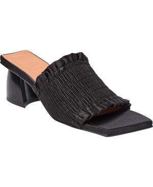 Smockade mules med kitten-klack