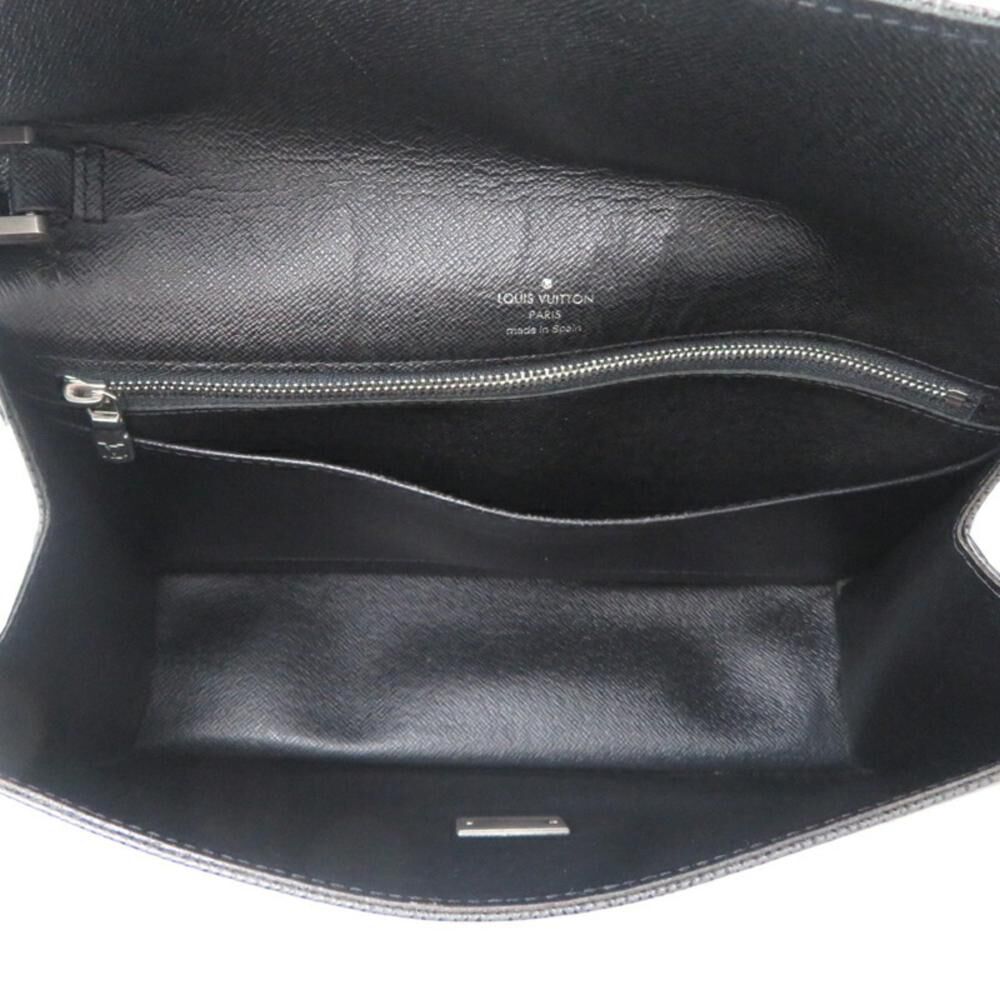 Louis Vuitton Clutch