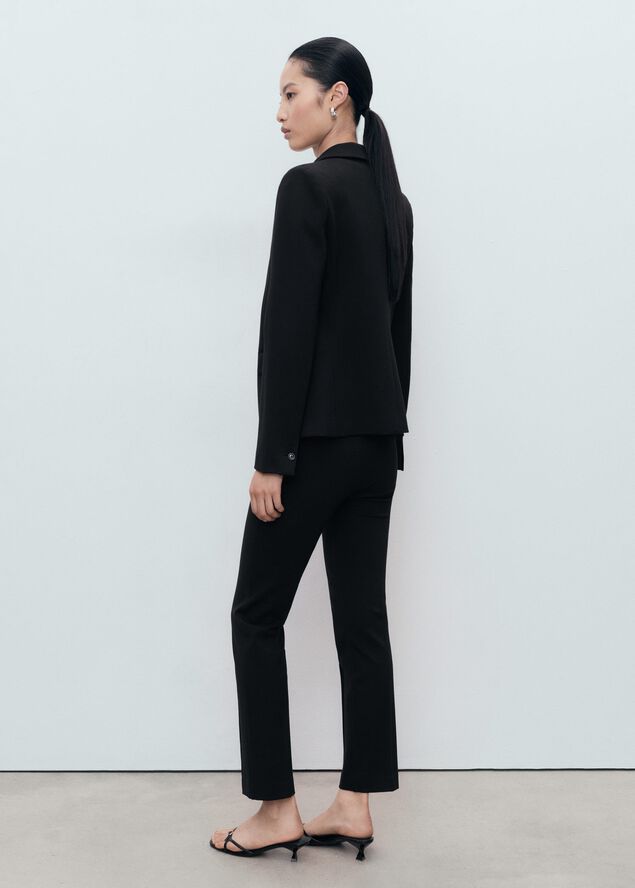 Fitted suit jacket