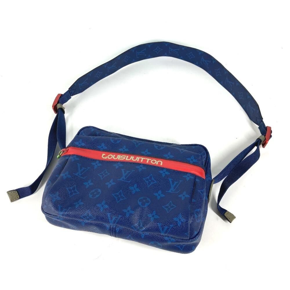 Louis Vuitton Shoulder Bags