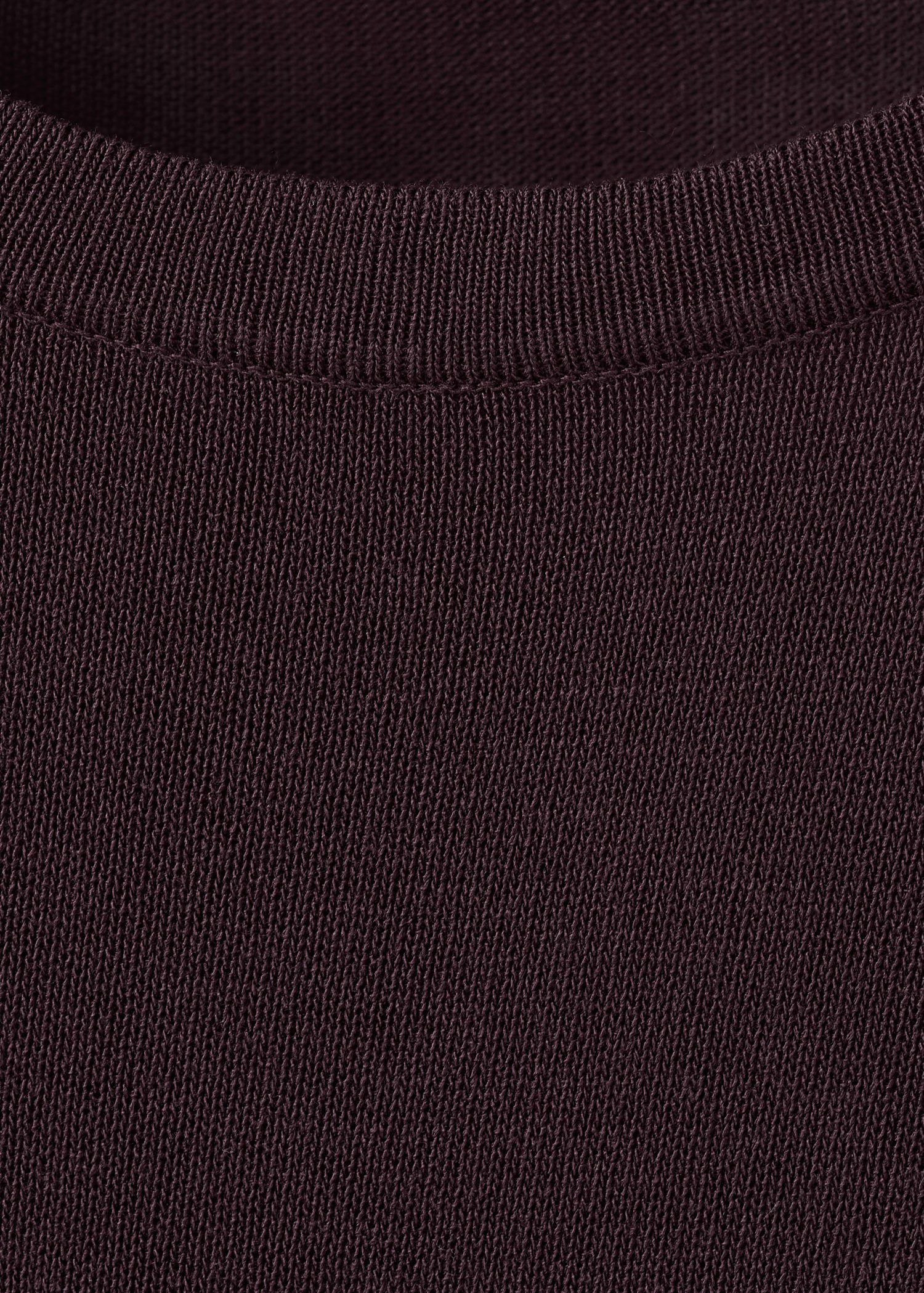 Short-sleeved knitted sweater