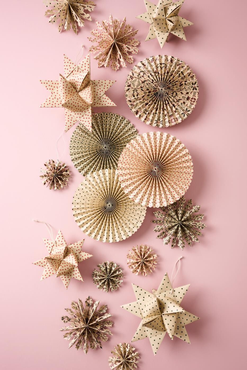 Flettet stjerne t/oph&aelig;ng lille m/r&oslash;de hjerter