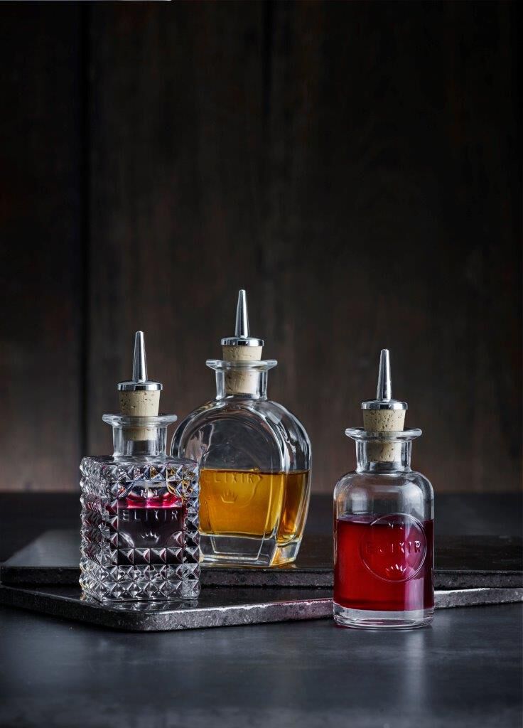 Flaske med st&aring;l-skjenketut rund Elixir No. 2 10 cl