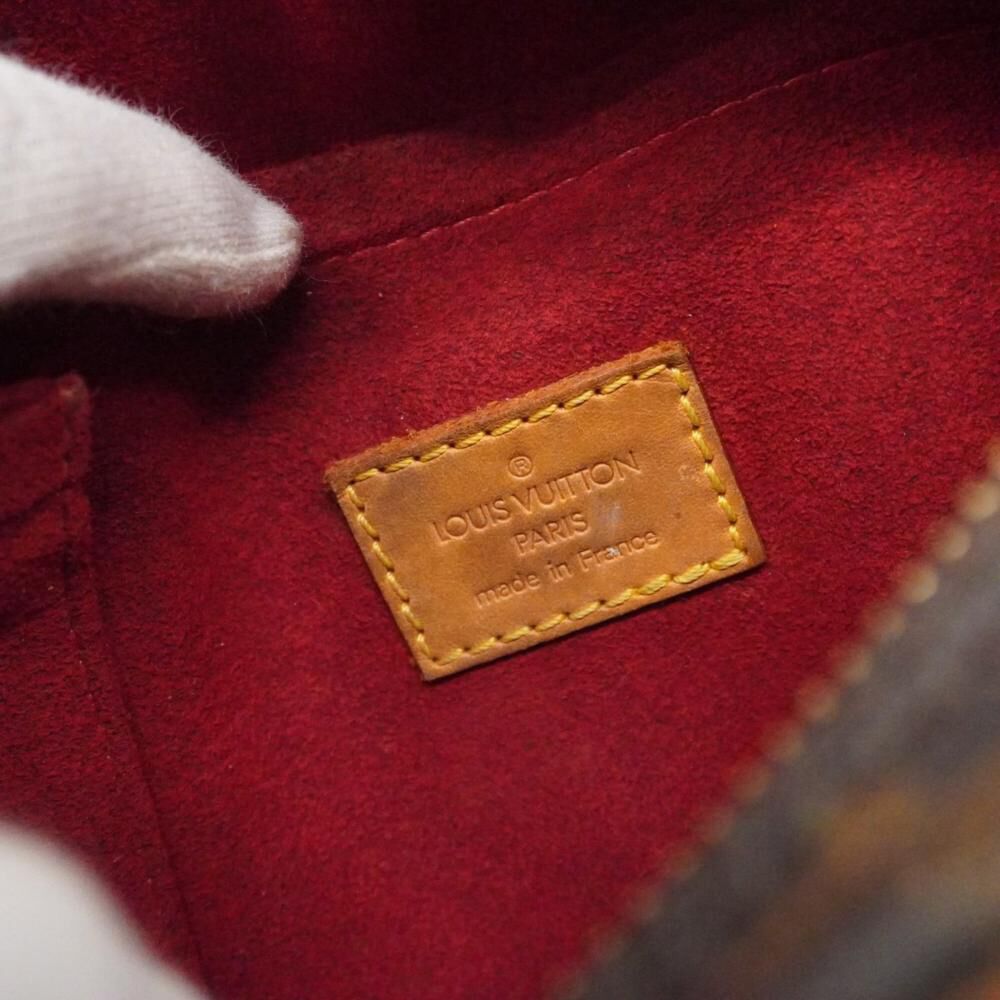 Louis Vuitton Croissant