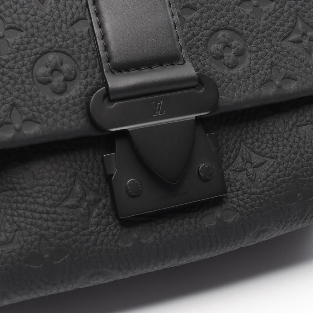 Louis Vuitton Messenger