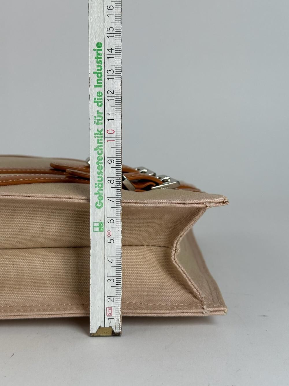 Yves Saint Laurent Handbag