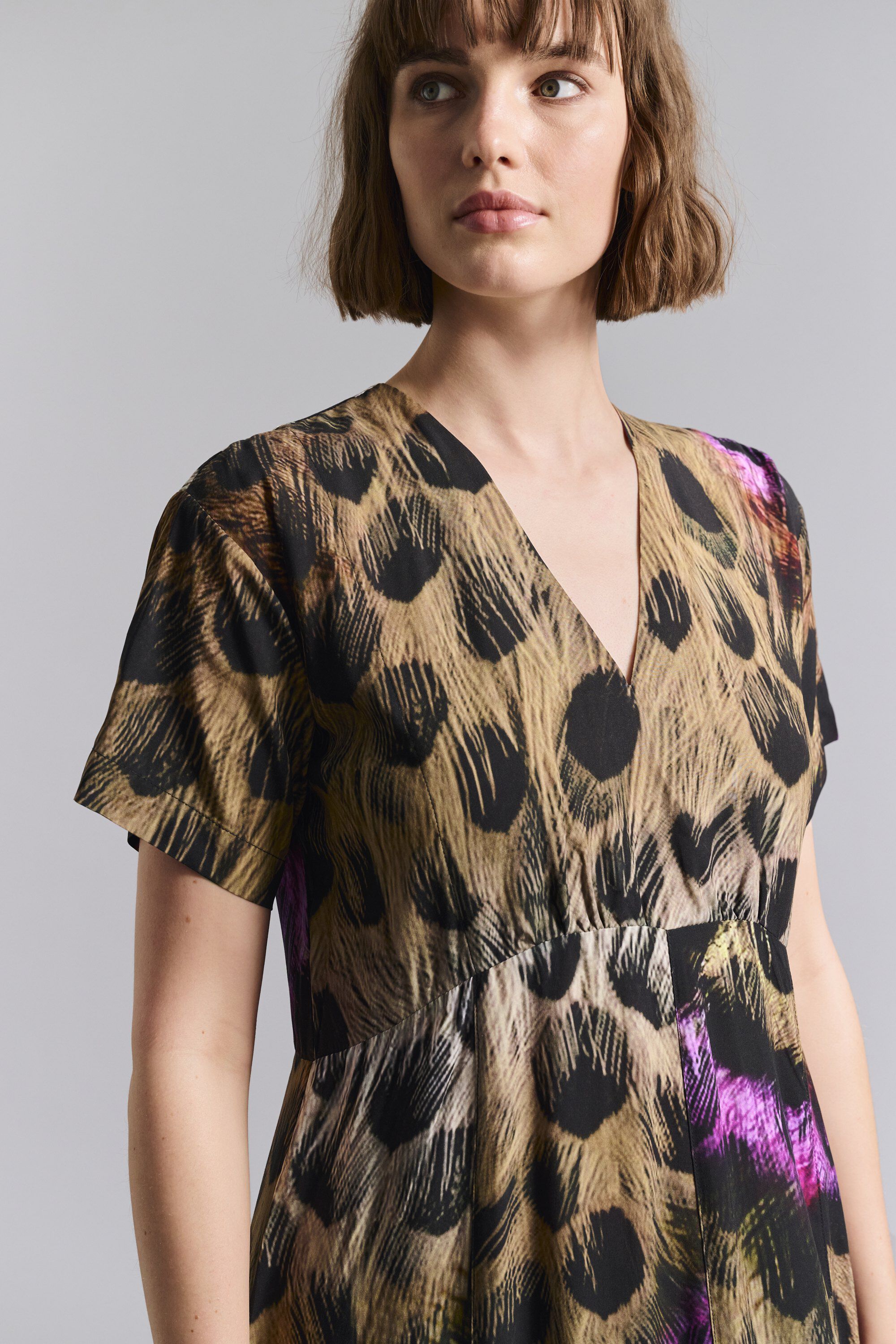 Haru kort&aelig;rmet kjole