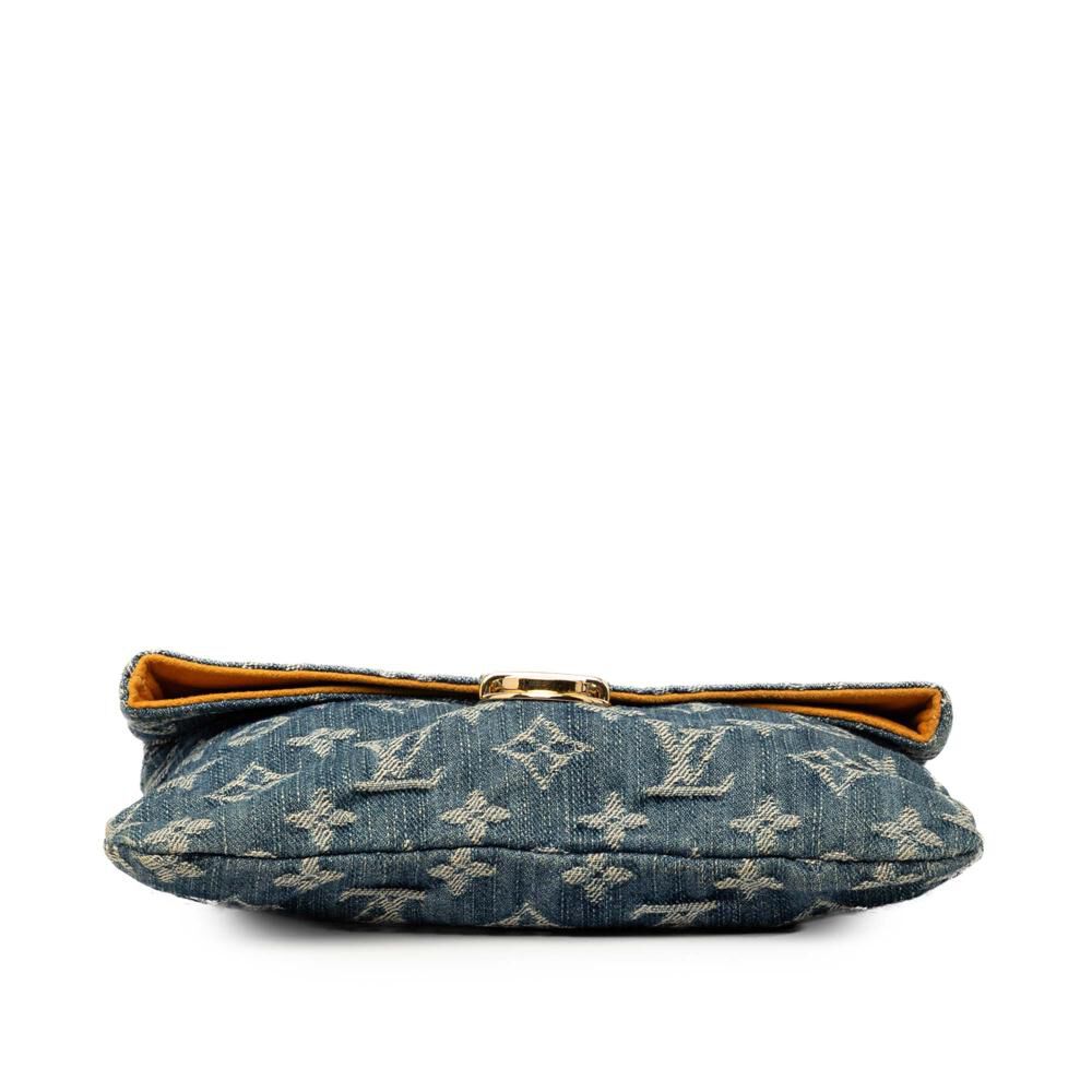 Louis Vuitton Clutch