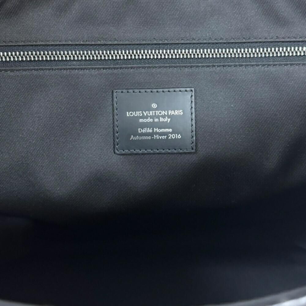 Louis Vuitton Shoulder Bags