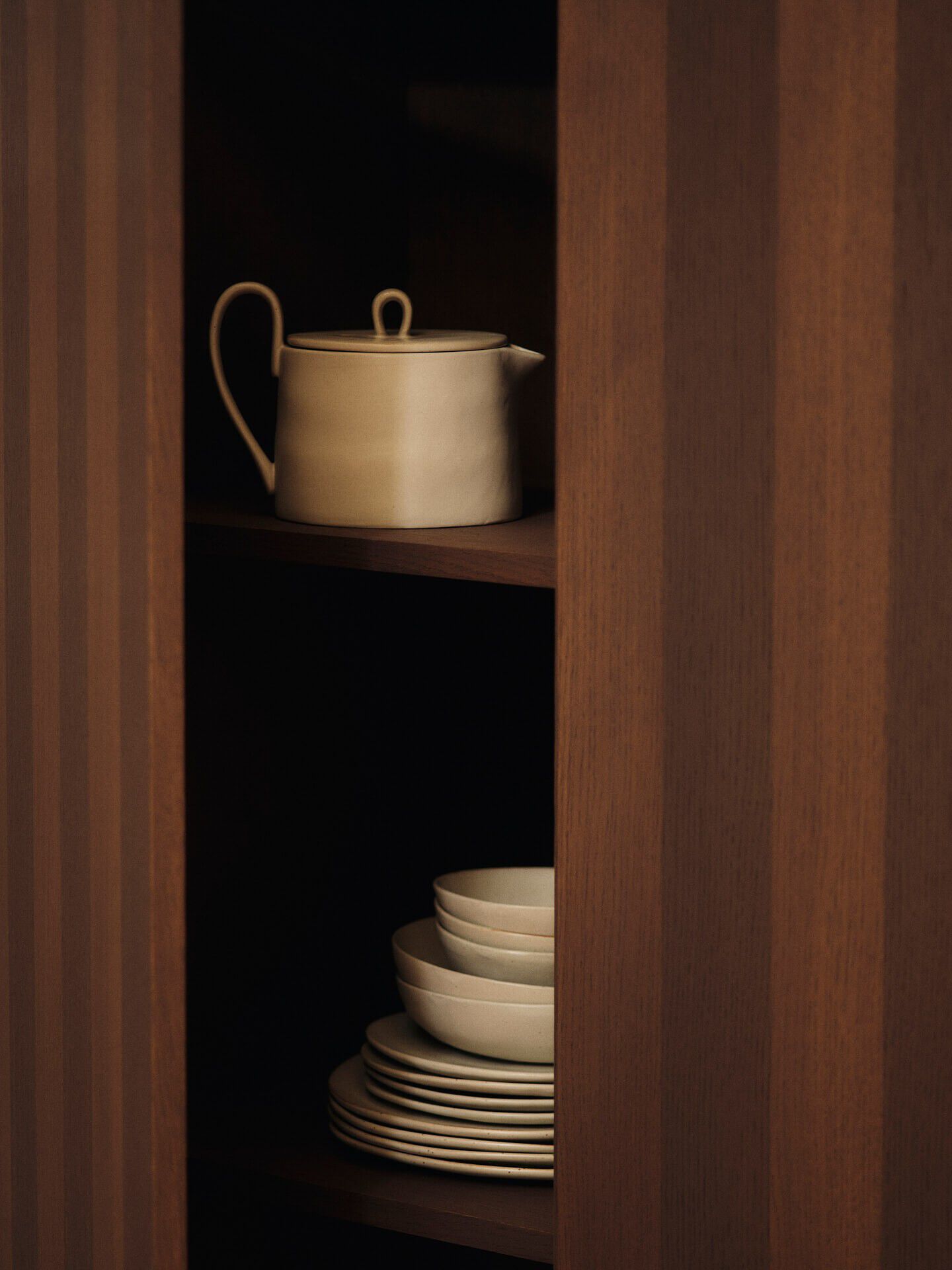 Flow Tea Pot - Off-white Speckle