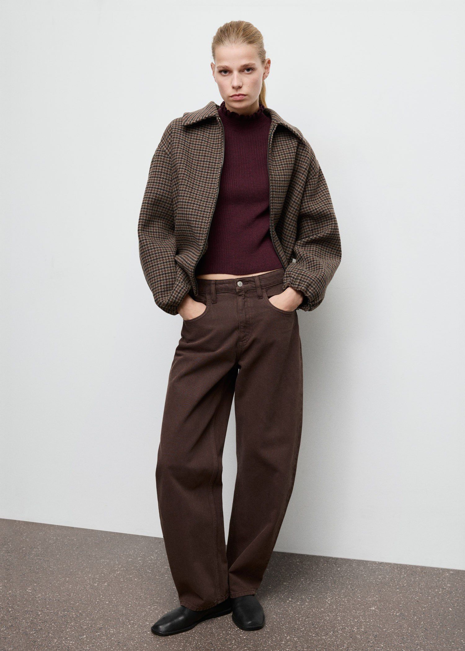 Scalloped edges sweater